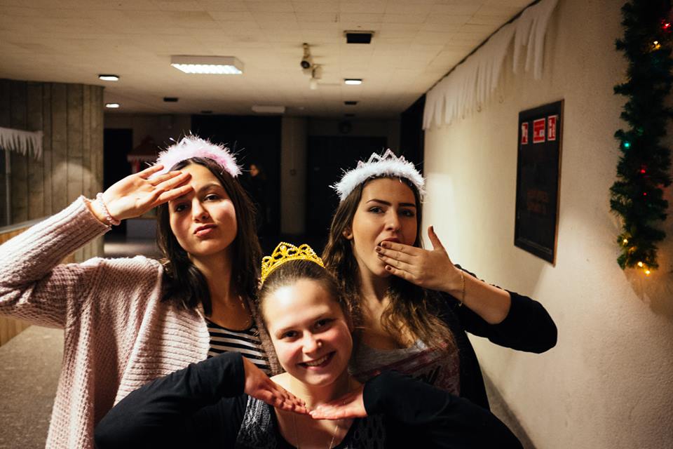 молодежные волонтерские программы